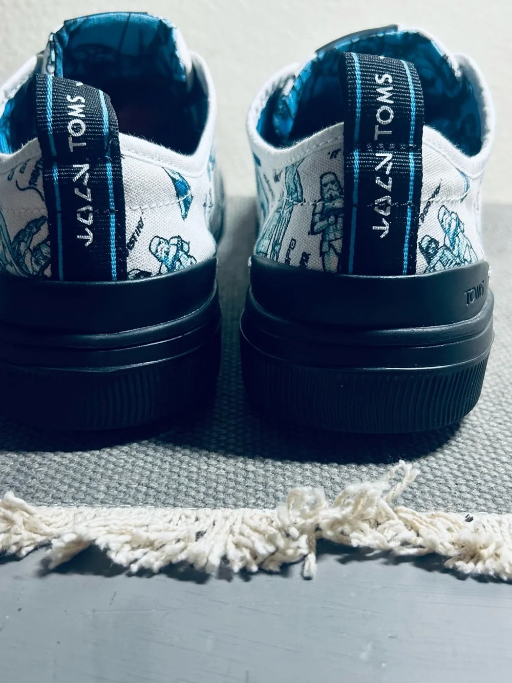 TOMS Star Wars x Travel Lite Low Sneaker White Characters Sketch Print